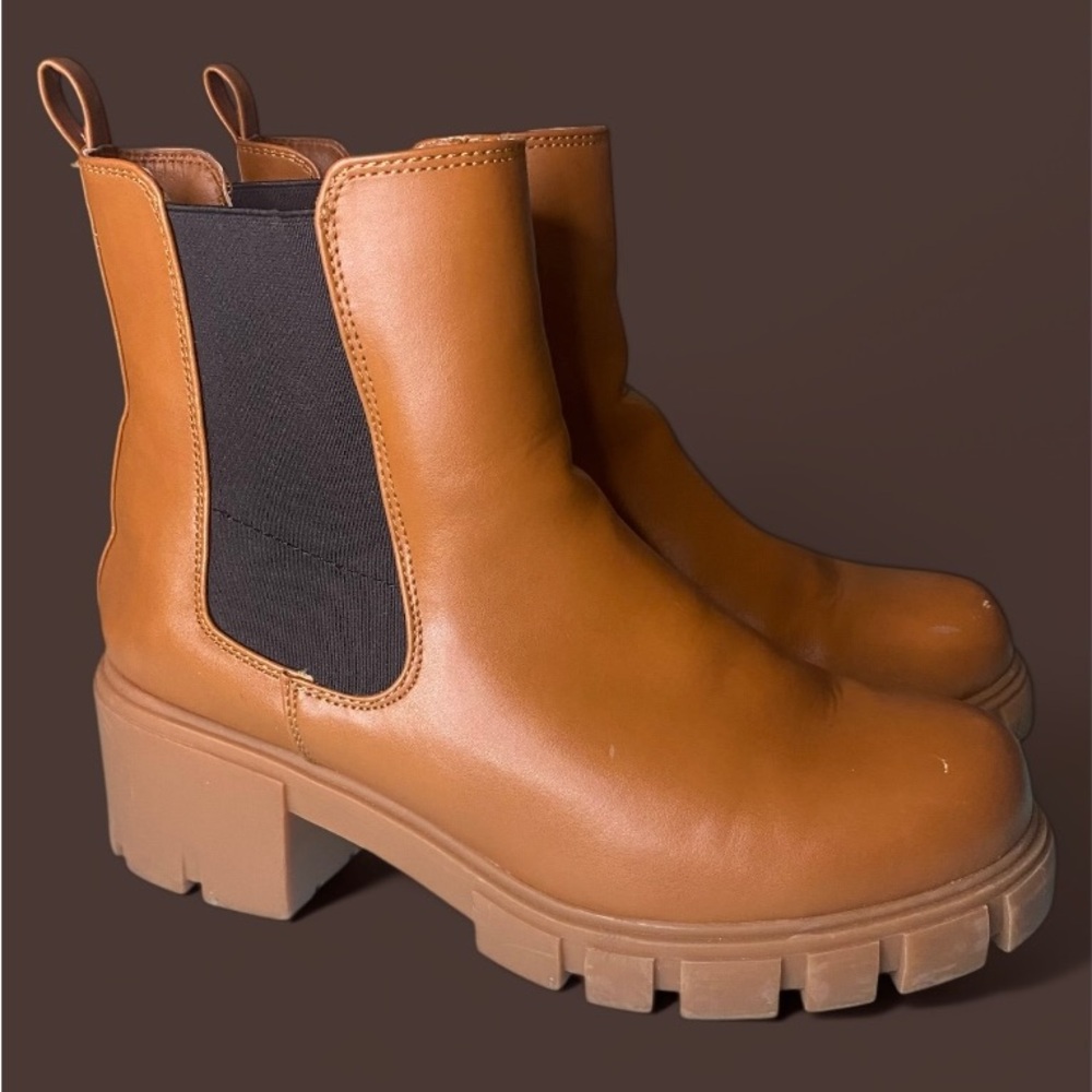 Madden Girl Womens Pheobe Leather Lug Sole Chelsea Boots